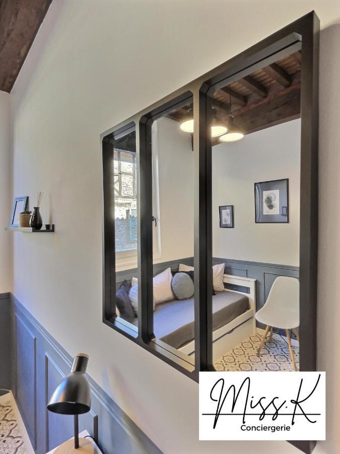 "La Fenetre Sur Le Marche" De Miss.K Conciergerie Apartment ชาตีลง-ซูร์-ชาลาโรนน์ ภายนอก รูปภาพ